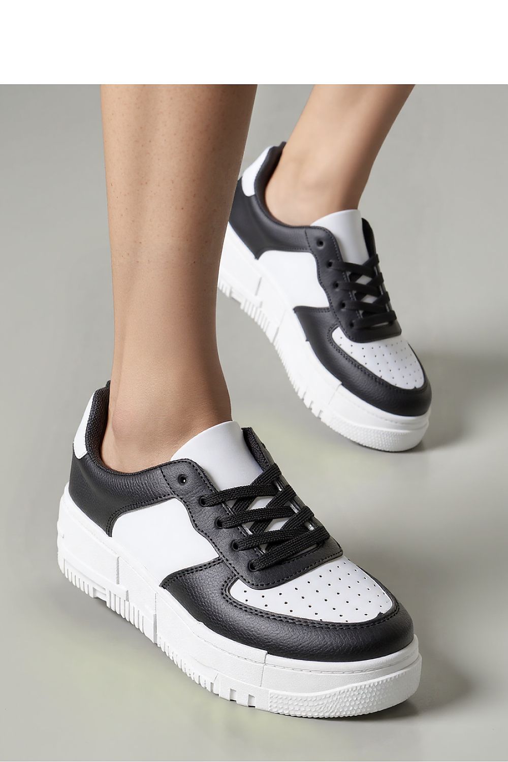 Športová obuv model 210208 Inello