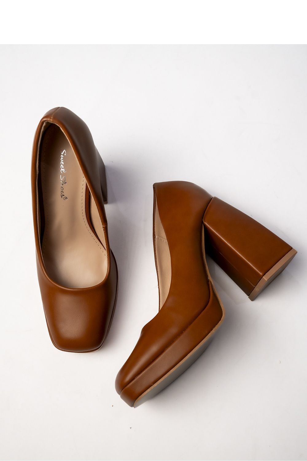 Lodičky na opätku model 210549 Inello