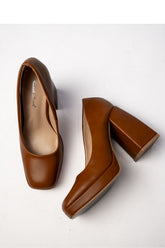 Lodičky na opätku model 210549 Inello
