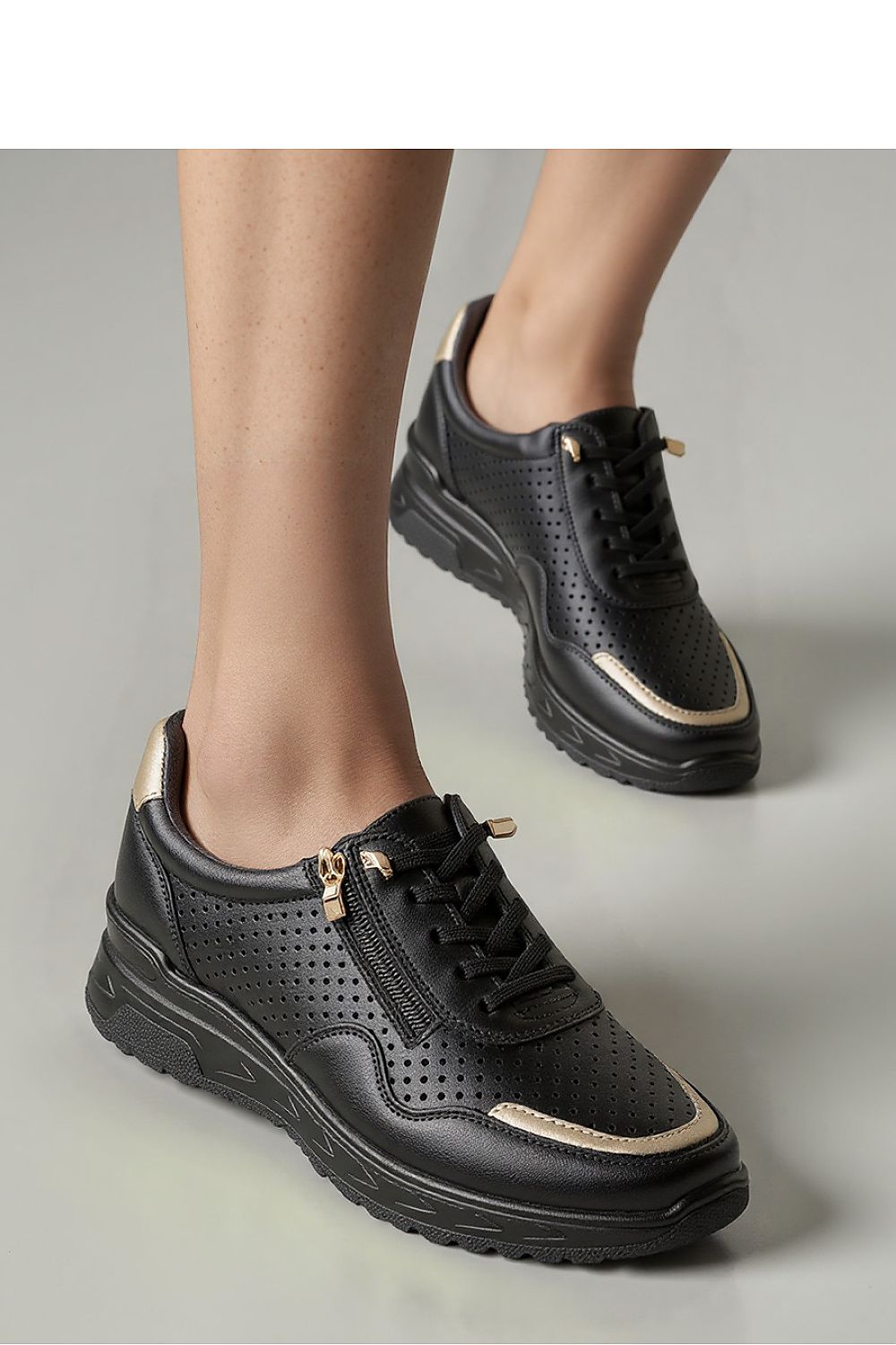  Športová obuv model 210201 Inello 