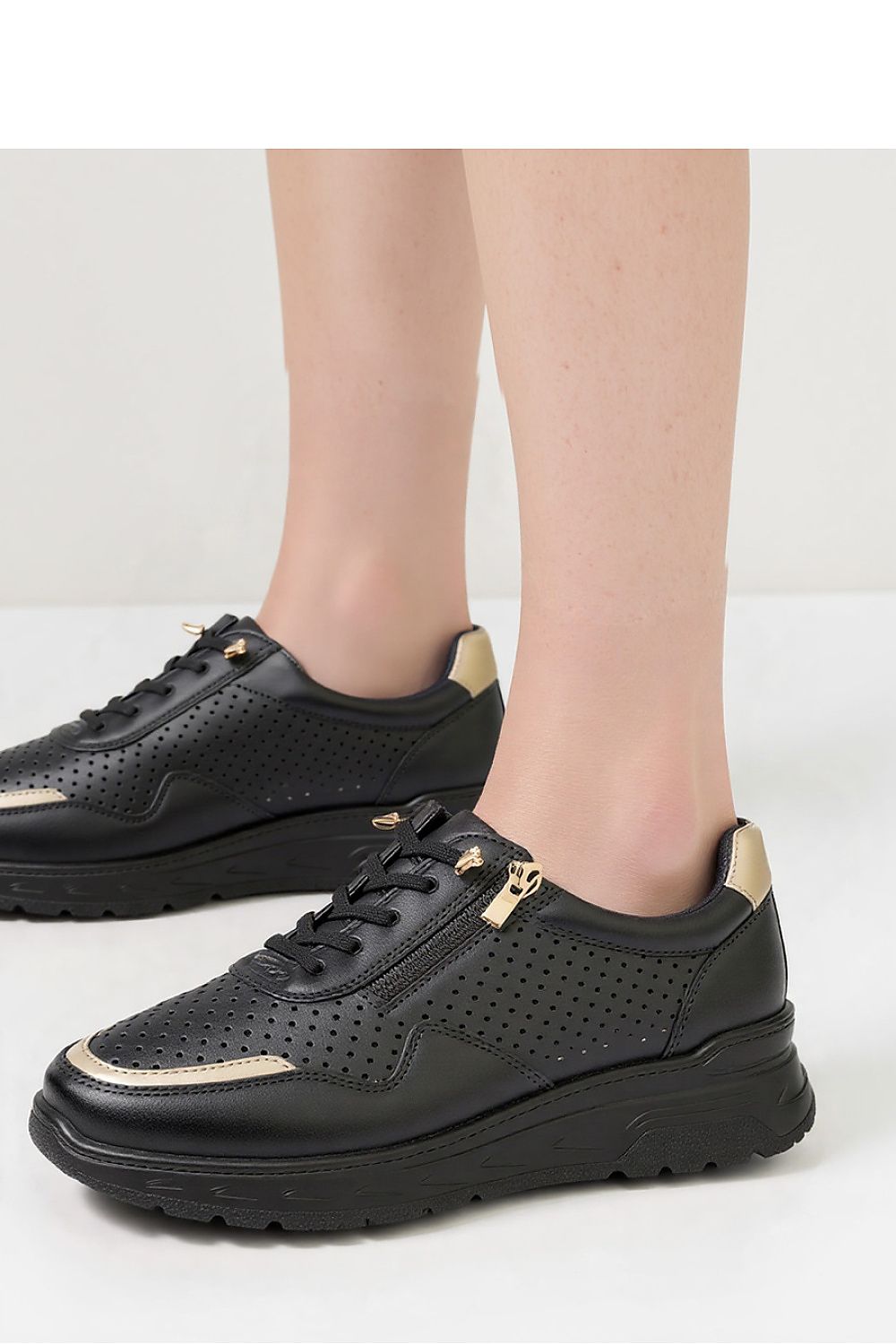  Športová obuv model 210201 Inello 