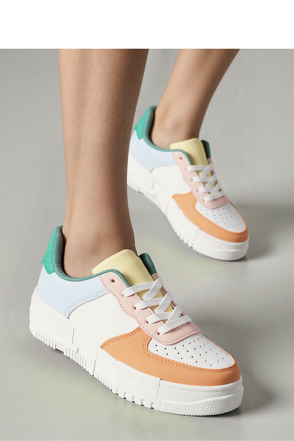  Športová obuv model 210206 Inello 