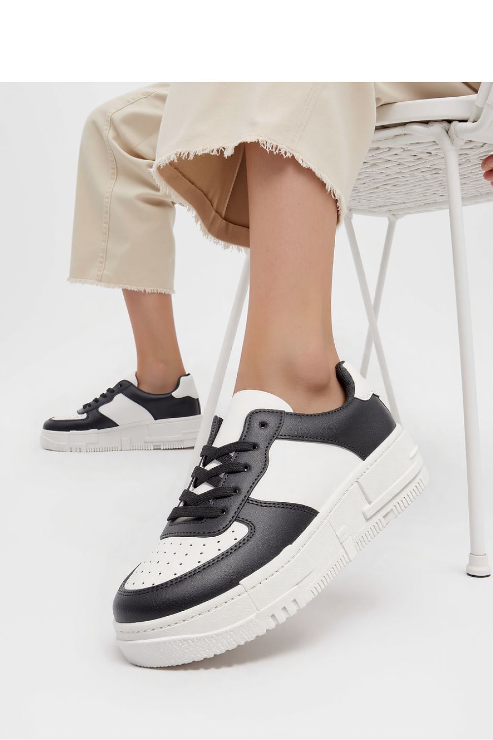  Športová obuv model 210208 Inello 