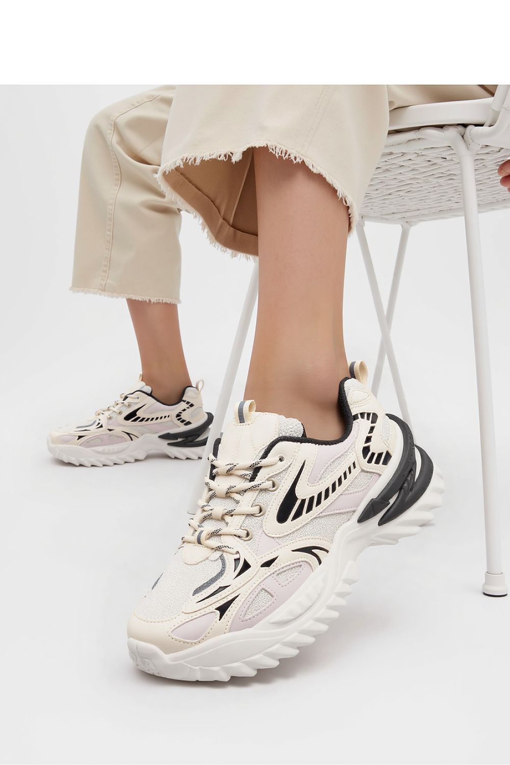  Športová obuv model 210216 Inello 