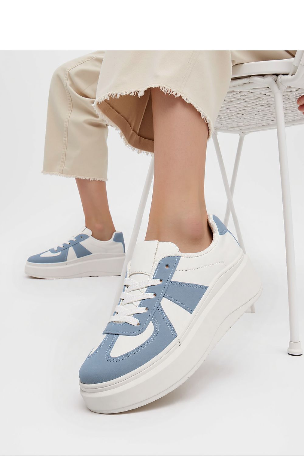  Športová obuv model 210329 Inello 