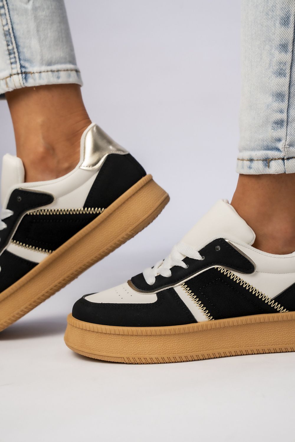  Tenisky model 210573 Inello 
