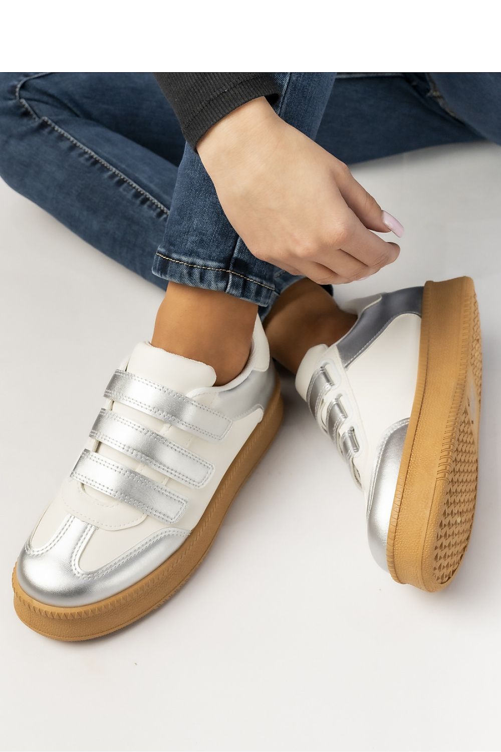  Tenisky model 210605 Inello 
