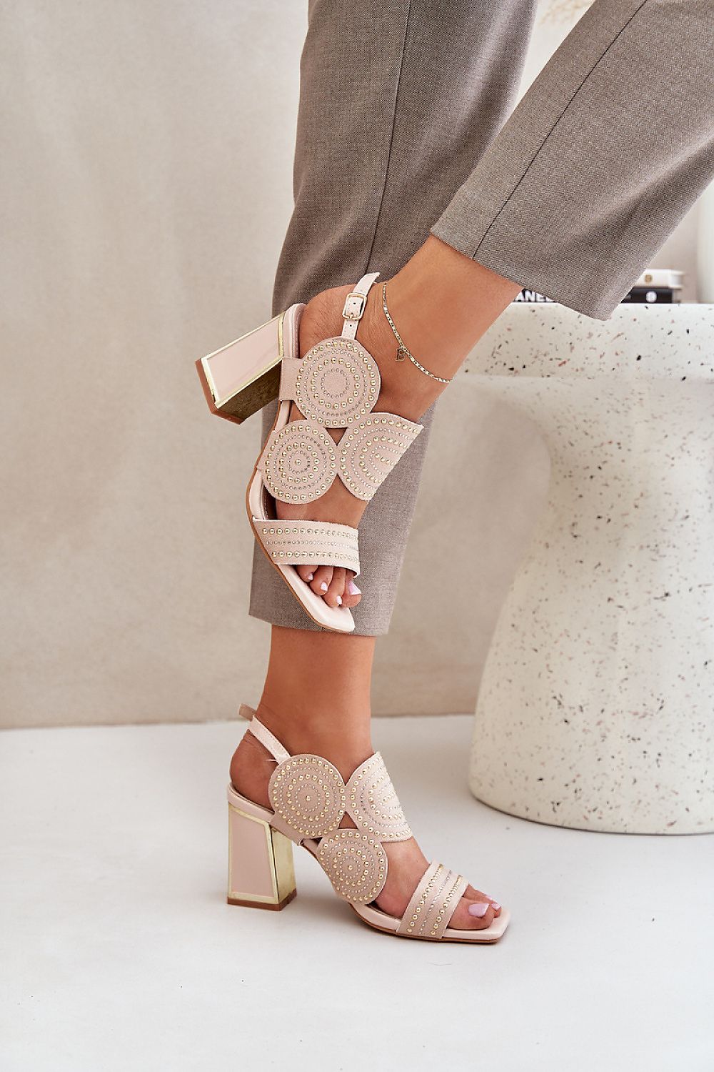  Sandále na opätkoch model 210710 Step in style 