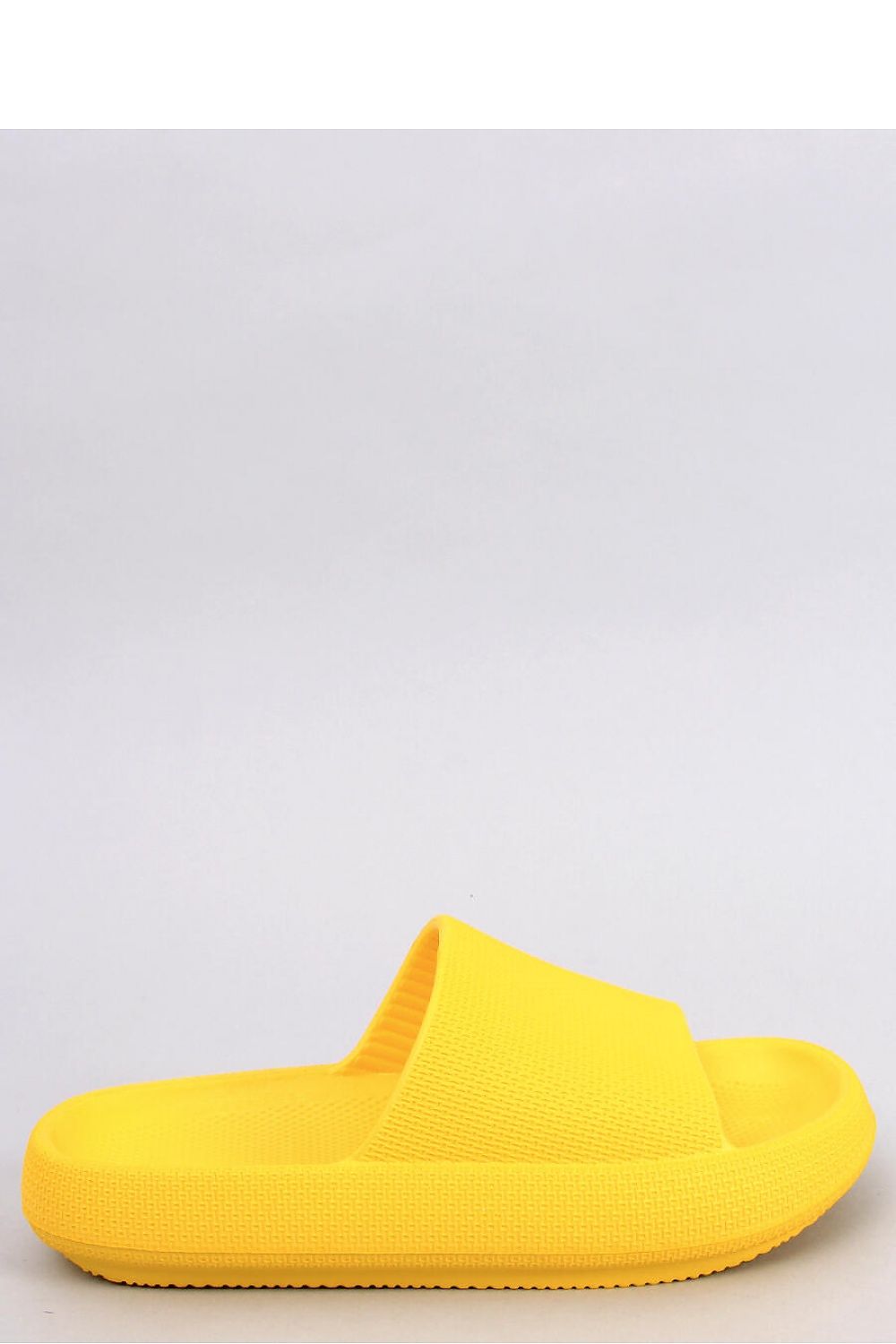  Papuče model 180436 Inello 